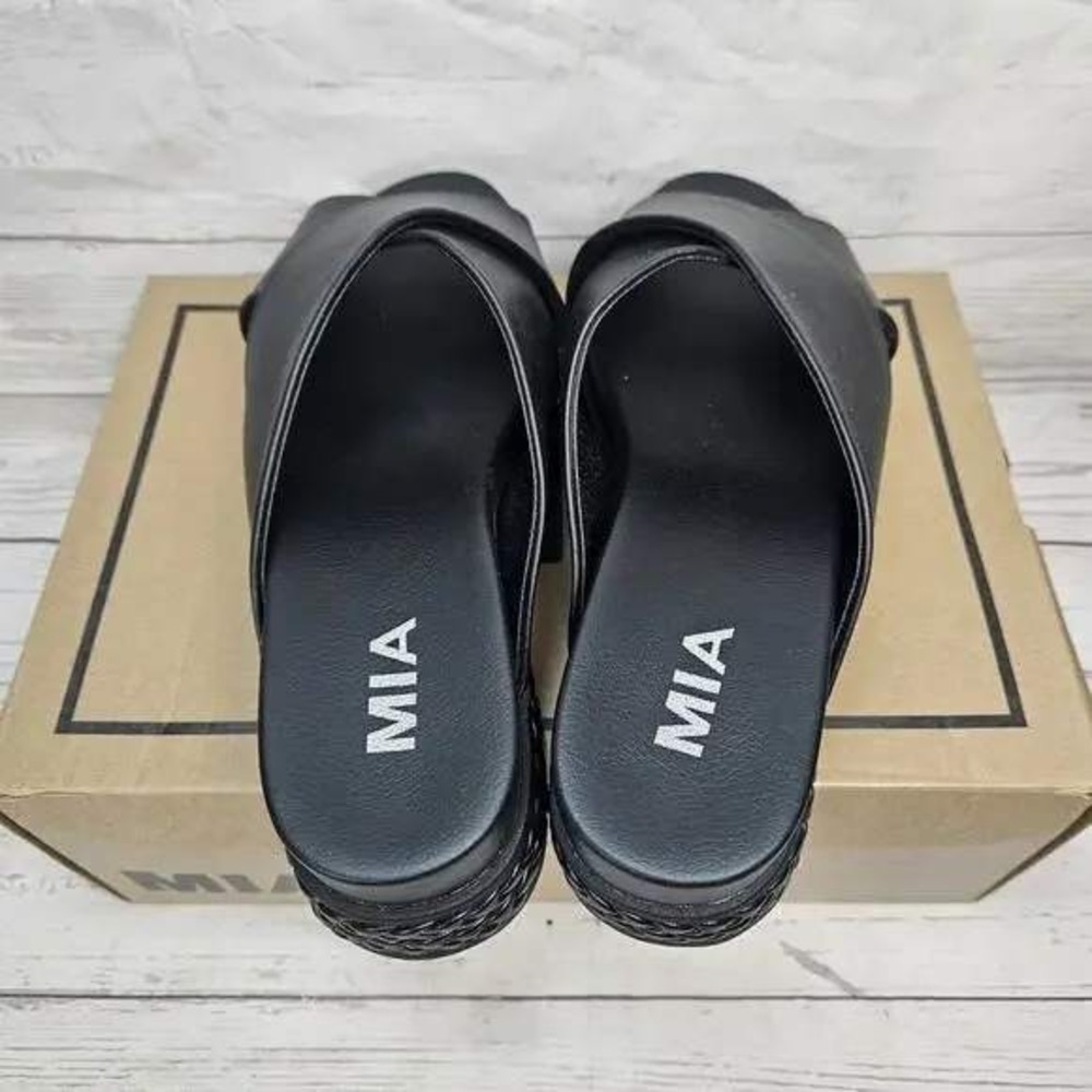 MIA Kornelia Black Crisscross Platform Slide Sandals Womens Size 8 (Run Small) - Picture 2 of 4